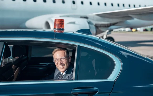 black airport transfer service